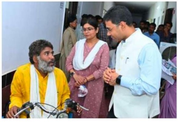 एक फोन काल ने बदली जिंदगी... मोटराइज्ड ट्राइसाइकिल से नई उम्मीद का संचार
