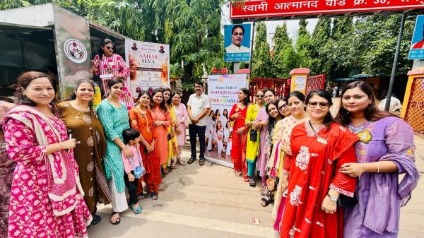 मानवता को समर्पित रोटरी क्लब की "आहार सेवा", चिंताहरण मंदिर में जरूरतमंदों को कराया भोजन