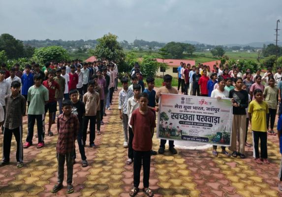 रायपुर : स्वच्छता पखवाड़ा: MY Bharat के नेतृत्व में जिलेभर में चला स्वच्छता अभियान, युवाओं ने लिया स्वच्छ भारत का संकल्प