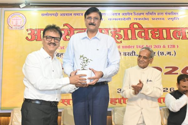 "छात्र जीवन पूरे जीवन का सबसे स्वर्णिम समय होता है"- पुलिस कमिश्नर संजीव शुक्ला