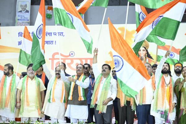तिरंगे के रंग में रंगा रायपुर, राष्ट्रध्वज के तले एकजुट हुआ जनसैलाब