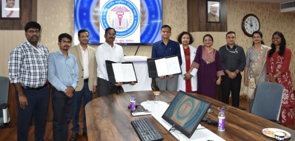 एम्स रायपुर और संबलपुर विवि के बीच क्रॉनिक किडनी डिजीज एवं क्षेत्रीय स्वास्थ्य चुनौतियों के समाधान पर एमओयू