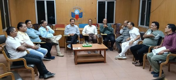 रायपुर प्रेस क्लब सदस्यों के आवास हेतु प्रयास तेज...  जमीन आवंटन के लिए बनेगी वरिष्ठ पत्रकारों की कमेटी
