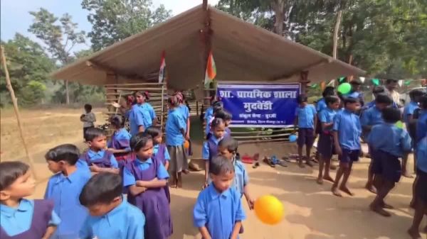  विशेष लेख : नक्सलमुक्त क्षेत्रों में शिक्षा की नई भोर