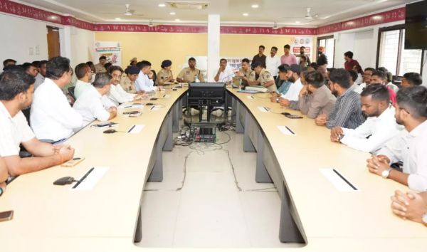 गणेश विसर्जन झांकियों को लेकर रायपुर पुलिस की बड़ी बैठक