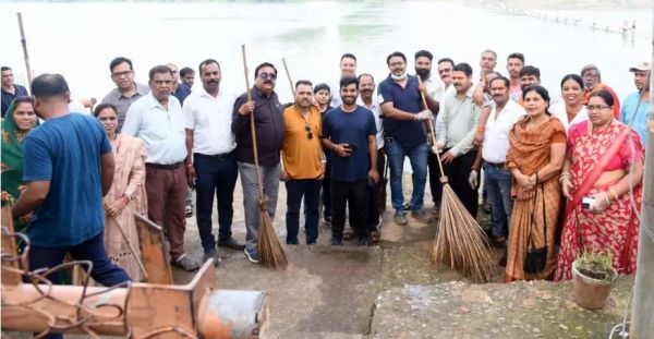 सेवा संकल्प अभियान के तहत दुर्ग में जल संरक्षण और जनसेवा की अभिनव पहल
