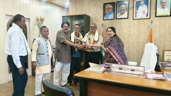 संगीत विवि से सेवानिवृत्ति पर विभाष मालवीय को भावभिनी विदाई
