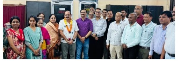 रविवि से सेवानिवृत्ति पर विवि अधीक्षक अमरनाथ पाठ को विदाई