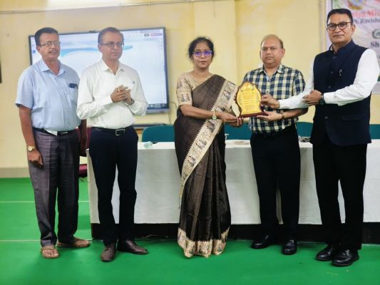पं. रविशंकर शुक्ल विश्वविद्यालय के MMTTC में 6 दिवसीय राष्ट्रीय योग प्रशिक्षण कार्यक्रम का भव्य समापन