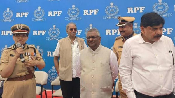 आरपीएफ का 42वां स्थापना दिवसः डीजी सोनाली मिश्रा बोली महिलाओं और बच्चों की सुरक्षा पहली प्राथमिकता