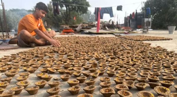 दीपावली पर सिर्फ 2 रुपये में मिलेंगे गोबर के दीये