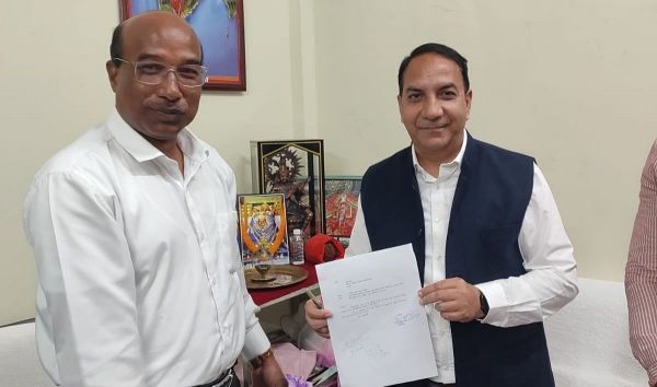 रायगढ़ विवि के कुलसचिव बने विनोद एक्का... पेंशनर्स संघ ने दी बधाई