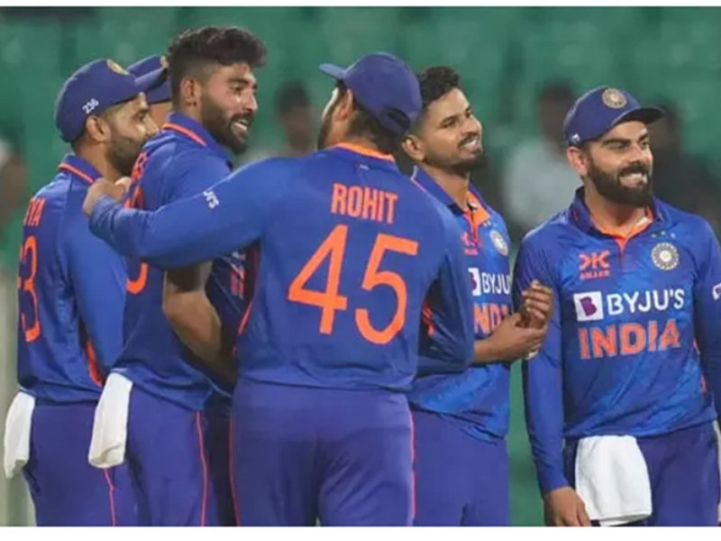 भारत की शानदार शुरूआत, 15 रन में पांच विकेट झटके