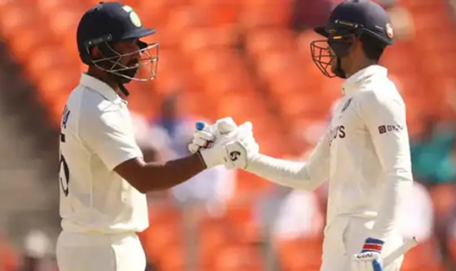 टीम इंडिया की धाकड़ पारी... गिल ने जड़ा शानदार शतक... 18 महीने बाद विराट की हॉफ सेंचुरी