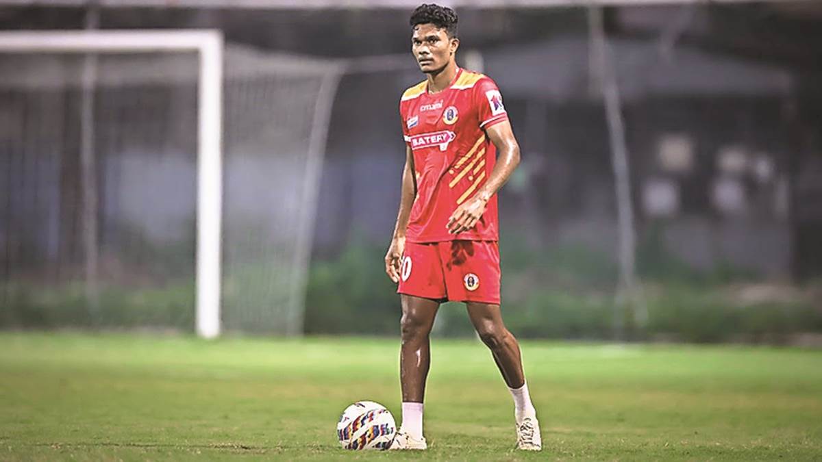 अबूझमाड़ के अभिषेक इंग्लिश फुटबाल लीग में मचाएंगे धमाल.... गोल दागने जाएंगे इंग्&zwj;लैंड