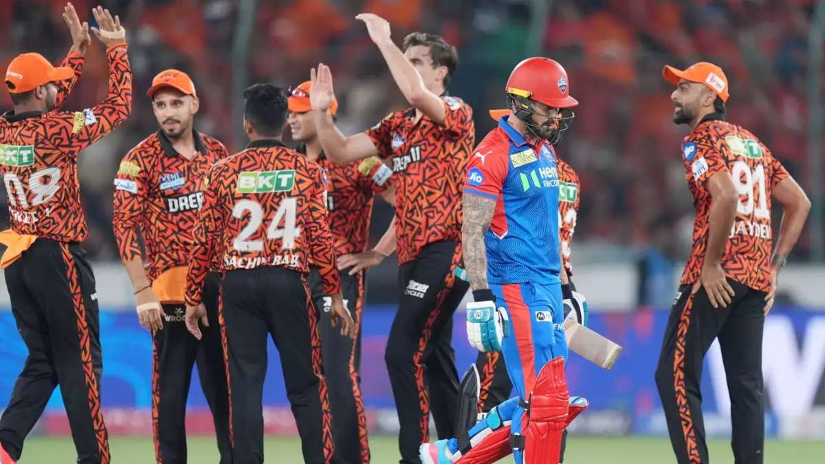 &bull;	SRH vs DC IPL 2025 : दिल्ली ने हैदराबाद को 134 रन का दिया टारगेट, पैट कमिंस ने झटके 3 विकेट