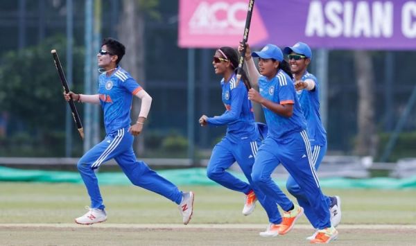 भारत की बेटियों ने बांग्लादेश को दी जोरदार पटखनी... चैम्पियन बनकर लौटेंगी स्वदेश... 